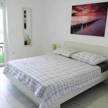 Miki Apartament Bibinje